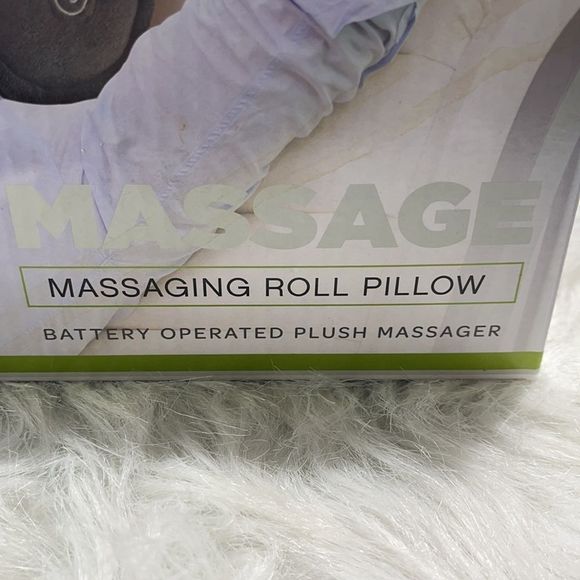 NEW MERIDIAN POINT Vibrating Massage Roll Pillow - Picture 3 of 15